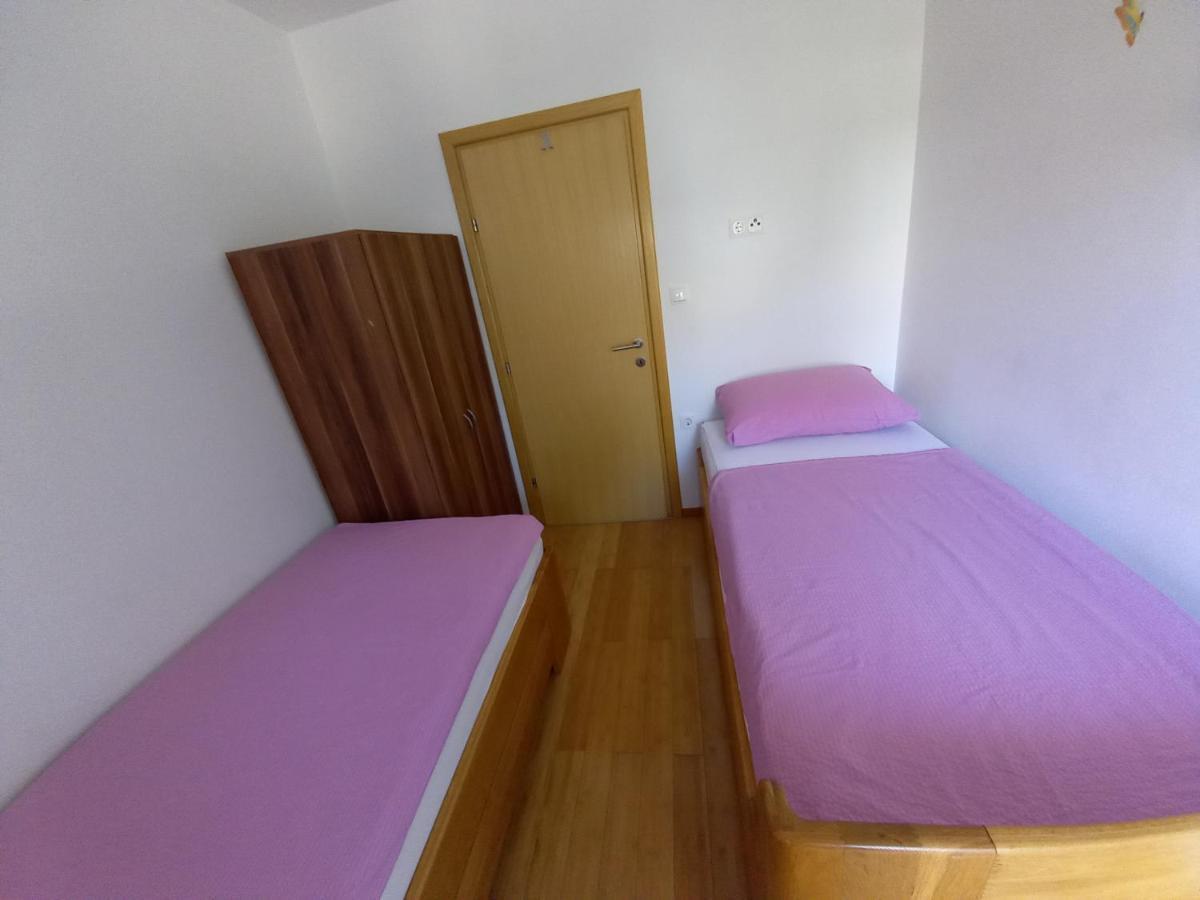 Apartments President Novalja Luaran gambar