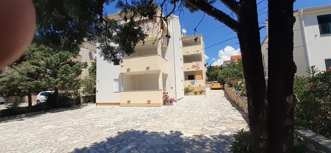 Apartments President Novalja Luaran gambar