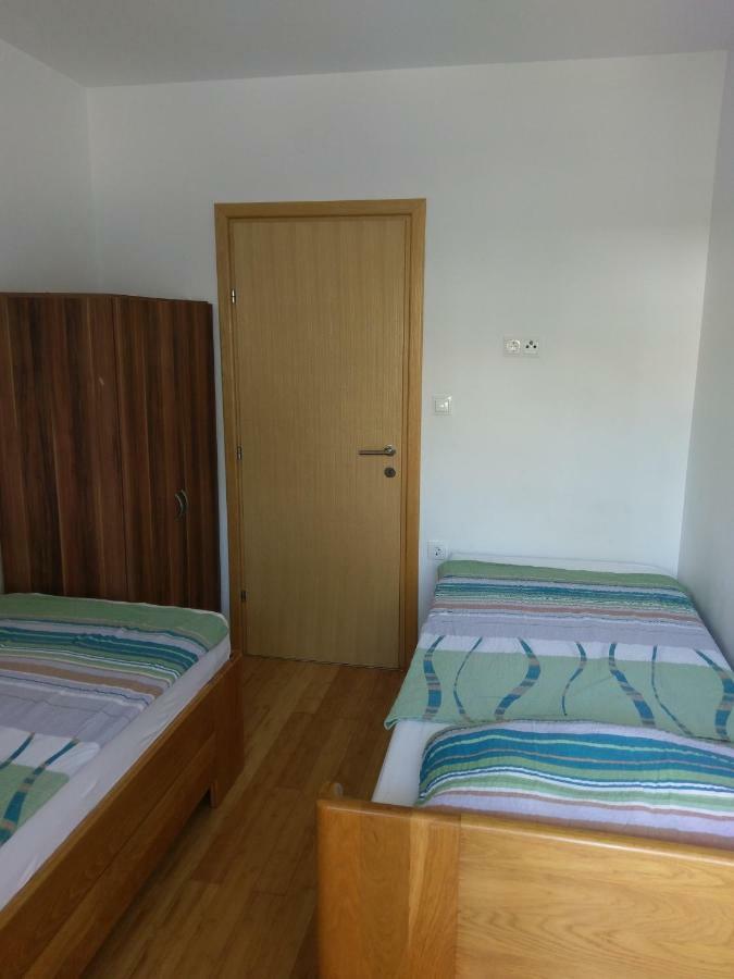 Apartments President Novalja Luaran gambar